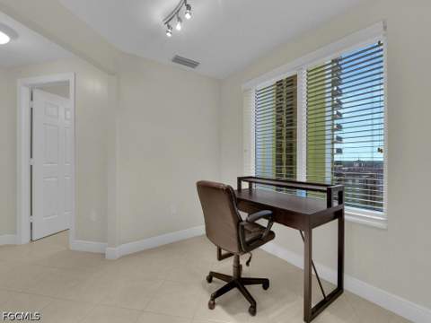 2745 1st St 1006, Fort Myers FL - photo 15 of 41