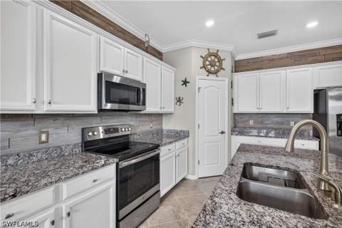 1595 Marton Ct, Naples FL - photo 10 of 47