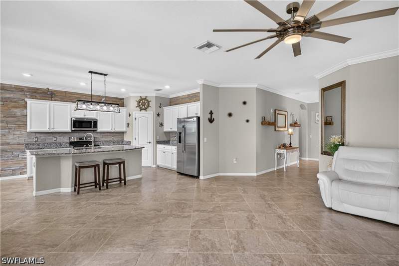 3 bedroom SingleFamilyResidence at 1595 Marton Ct, Artesia, Naples — photo 5