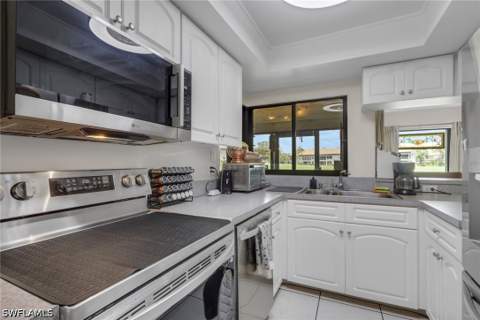 5770 Trailwinds Dr 213, Fort Myers FL - photo 10 of 26