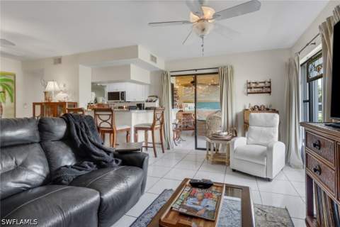 5770 Trailwinds Dr 213, Fort Myers FL - photo 7 of 26
