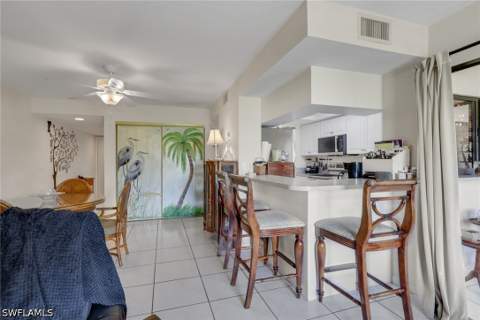 5770 Trailwinds Dr 213, Fort Myers FL - photo 8 of 26