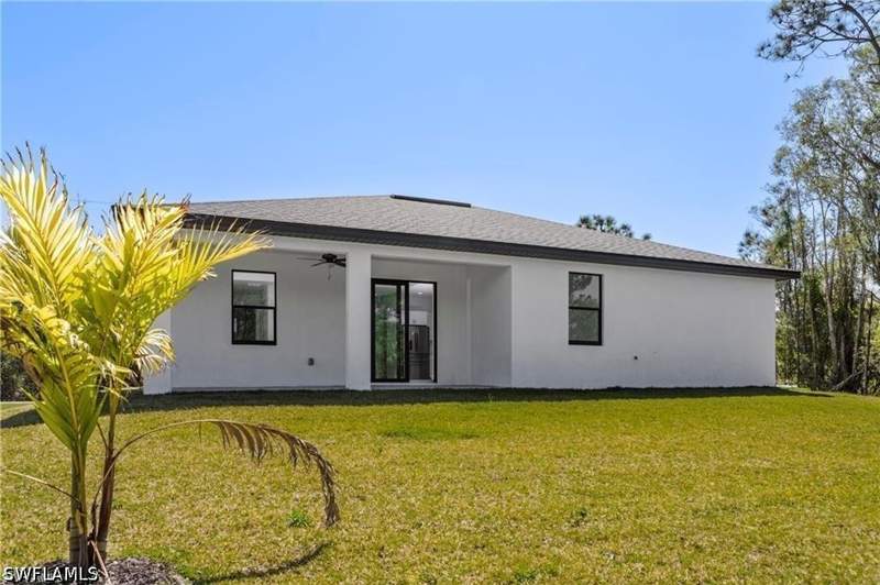 3 bedroom SingleFamilyResidence at 821 Newell St E 821, Lehigh Acres, Lehigh Acres — photo 4