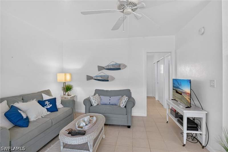 1 bedroom Condominium at 534 4th Ave S 3, Essex House, Naples — photo 4