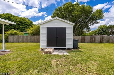 1201 Orange Ave, North Fort Myers FL - photo 21 of 41