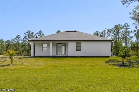 814 Anaconda Ave S, Lehigh Acres FL - photo 7 of 11