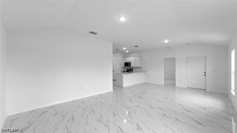 4 bedroom SingleFamilyResidence at 940 Danube St, Lehigh Acres, Lehigh Acres — photo 4