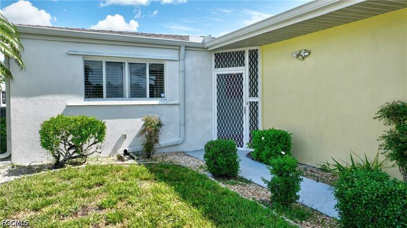 3 bedroom Attached at 8524 Dominican Ct, Leisure Estates, Fort Myers — photo 5