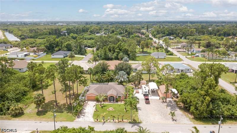 3 bedroom SingleFamilyResidence at 2515 15th St W, Lehigh Acres, Lehigh Acres — photo 2