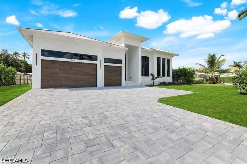 4 bedroom SingleFamilyResidence at 1248 13th Ave N, Lake Park, Naples — photo 4