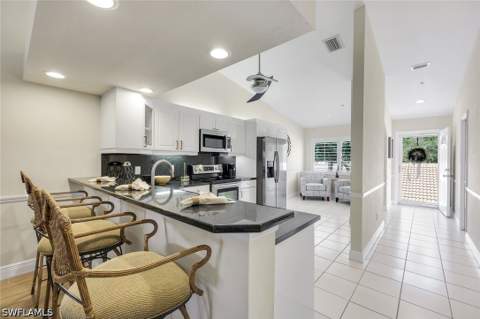 6720 Beach Resort Dr 10, Naples FL - photo 7 of 43