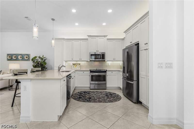 2 bedroom Detached at 13420 Monticello Blvd, Marbella Isles, Naples — photo 3