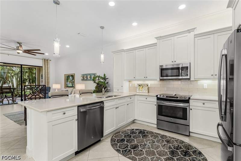 2 bedroom Detached at 13420 Monticello Blvd, Marbella Isles, Naples — photo 4