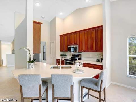 6345 Lexington Ct 201, Naples FL - photo 9 of 42