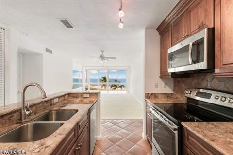 2121 Gulf Shore Blvd N 203, Naples FL - photo 14 of 39