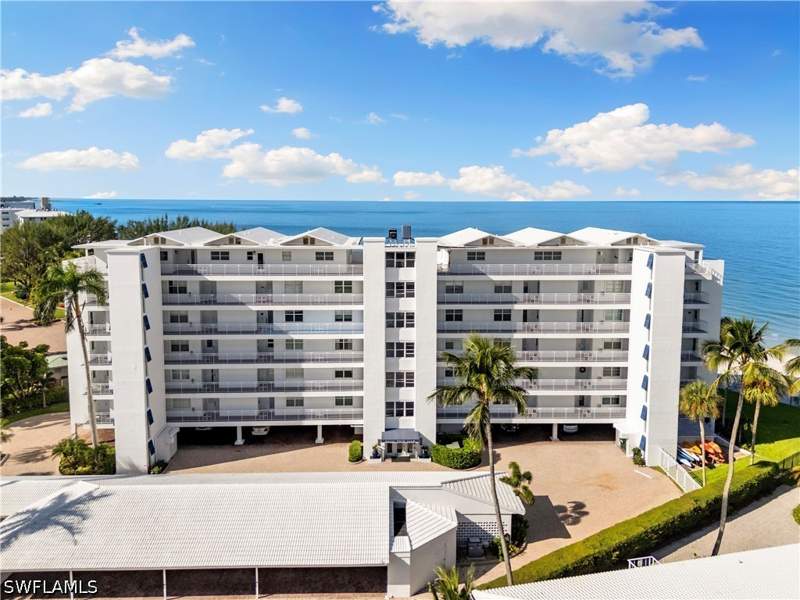 2 bedroom Condominium at 2121 Gulf Shore Blvd N 203, Royal Palm Club, Naples — photo 2
