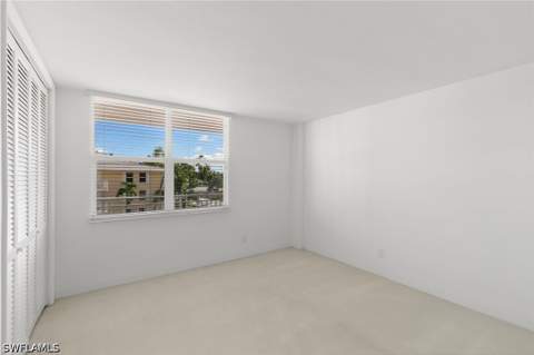 2121 Gulf Shore Blvd N 203, Naples FL - photo 22 of 39