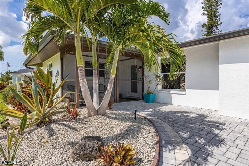 2 bedroom SingleFamilyResidence at 5714 SW 1st Ct, Cape Coral, Cape Coral — photo 2