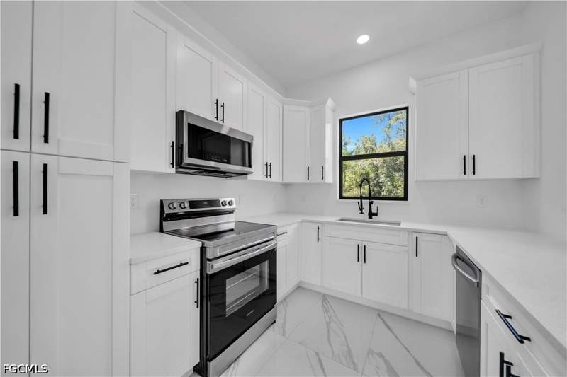 3 bedroom SingleFamilyResidence at 505 E 9th St, Lehigh Acres, Lehigh Acres — photo 5