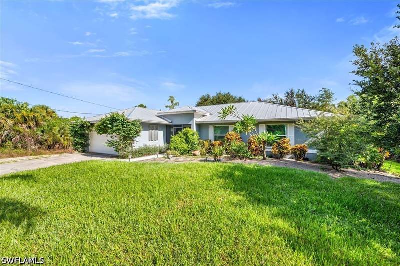 3 bedroom SingleFamilyResidence at 3525 35th Ave NE, Golden Gate Estates, Naples — photo 2