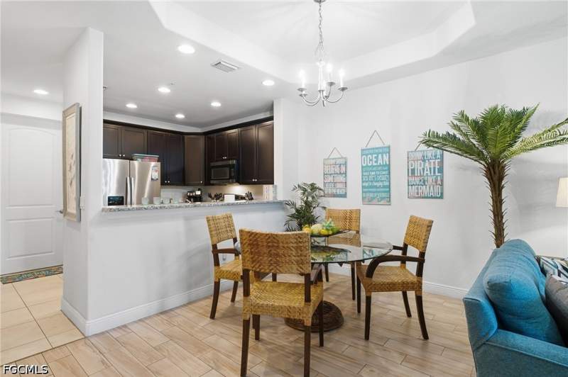 2 bedroom Condominium at 1805 Samantha Gayle Way 112, 1818 Parkway Condominiums, Cape Coral — photo 2