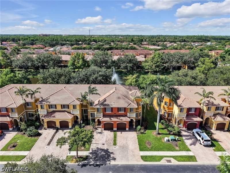 4 bedroom Townhouse at 10221 Olivewood Way 157, Copper Oaks, Estero — photo 2