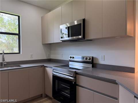 469 Woodman Dr, Lehigh Acres FL - photo 10 of 21