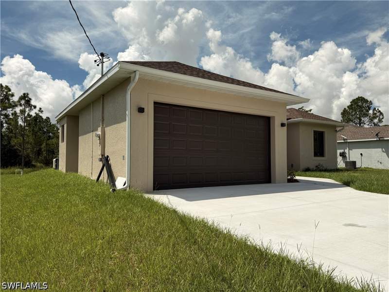3 bedroom SingleFamilyResidence at 469 Woodman Dr, Greenbriar, Lehigh Acres — photo 2