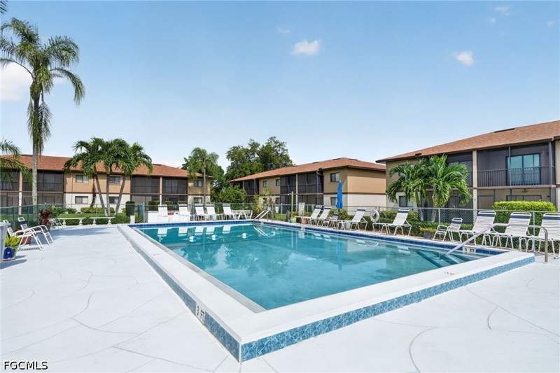 2 bedroom Condominium at 4790 S Cleveland Ave 1708, Pinewood South Condo, Fort Myers — photo 2