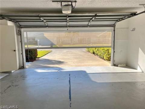 1335 Broadwater Dr 102, Fort Myers FL - photo 22 of 34