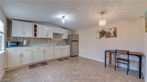 8352 Barbie Ln, North Fort Myers FL - photo 12 of 31