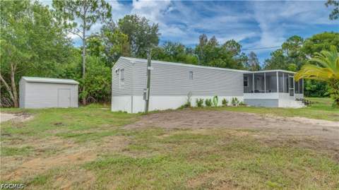 8352 Barbie Ln, North Fort Myers FL - photo 6 of 31