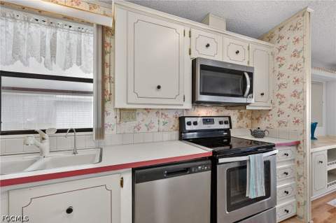 319 Shrub Ln S, North Fort Myers FL - photo 15 of 30