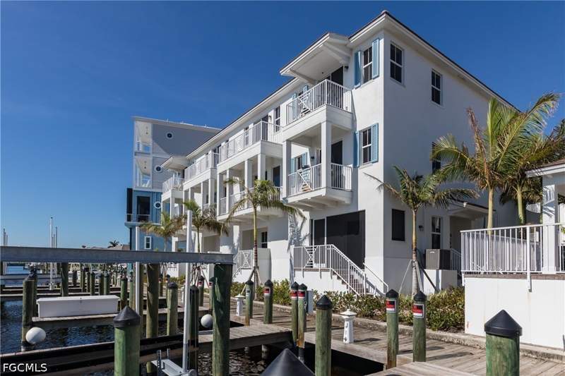 3 bedroom Townhouse at 5816 Shell Cove Dr 119, Cape Harbour, Cape Coral — photo 5