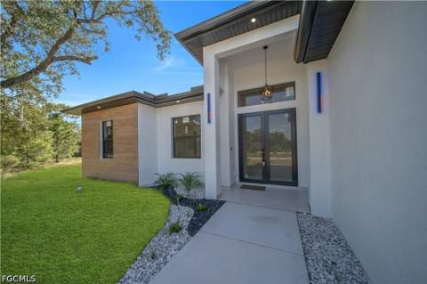 1717 Roosevelt Ave, Lehigh Acres FL - photo 10 of 39