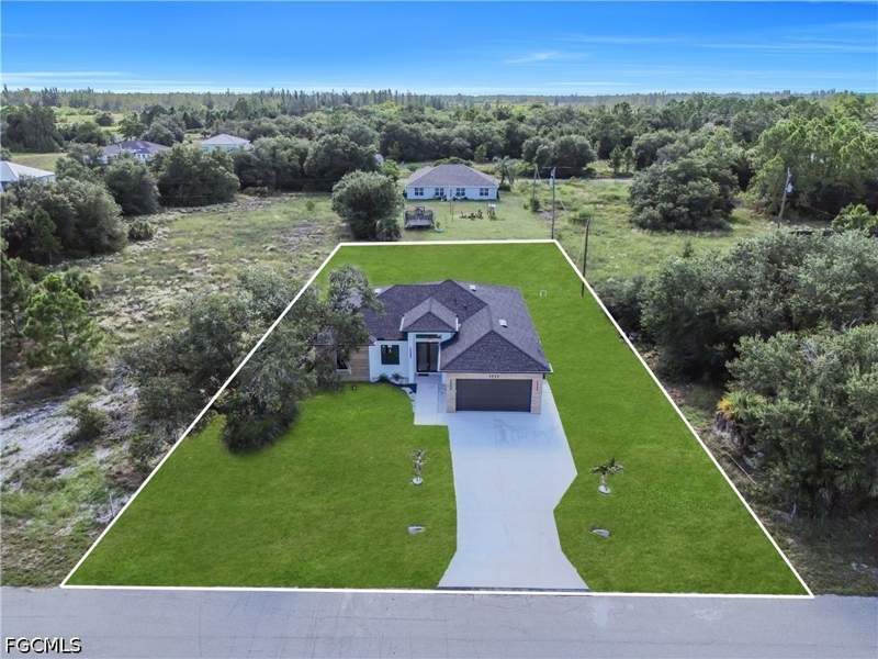 4 bedroom SingleFamilyResidence at 1717 Roosevelt Ave, Lehigh Acres, Lehigh Acres — photo 2