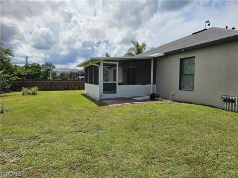 818 Albert Ave, Lehigh Acres FL - photo 15 of 38