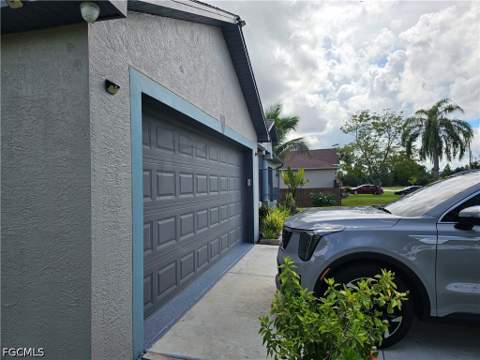 818 Albert Ave, Lehigh Acres FL - photo 7 of 38
