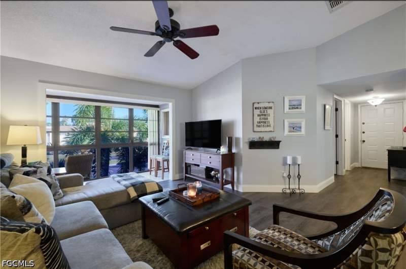 2 bedroom Condominium at 8171 S Woods Cir 8, Summerlin Woods, Fort Myers — photo 5