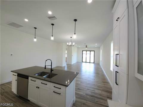 2164 Barker Blvd, Fort Myers FL - photo 10 of 40