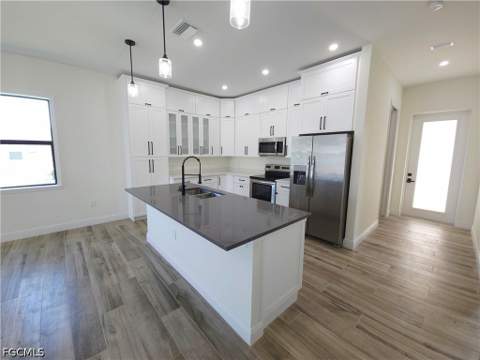 2164 Barker Blvd, Fort Myers FL - photo 11 of 40