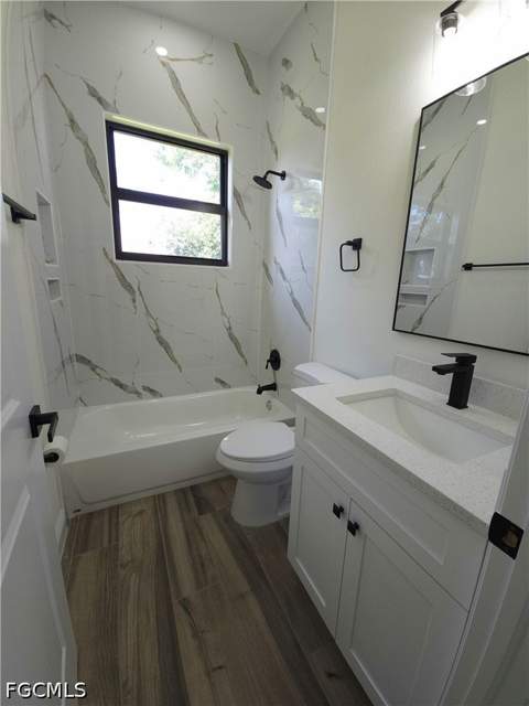 2164 Barker Blvd, Fort Myers FL - photo 18 of 40