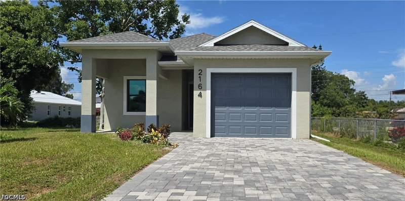 3 bedroom SingleFamilyResidence at 2164 Barker Blvd, Fort Myers, Fort Myers — photo 2