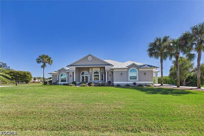 3 bedroom SingleFamilyResidence at 18220 Riverchase Ct, Riverwind Cove, Alva — photo 2