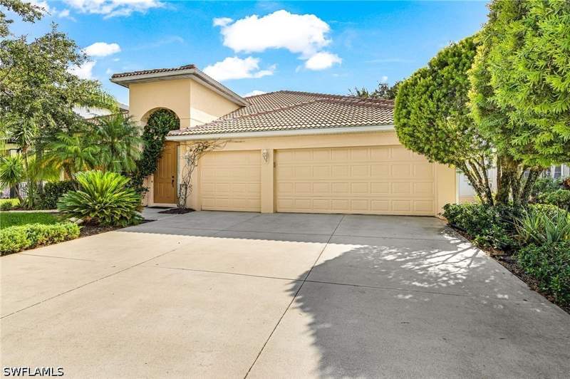 4 bedroom SingleFamilyResidence at 3007 Lake Butler Ct, Coral Lakes, Cape Coral — photo 3