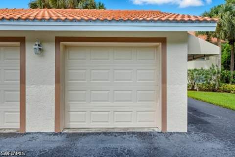 145 Robin Hood Cir 104, Naples FL - photo 6 of 34