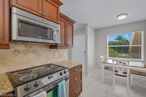 145 Robin Hood Cir 104, Naples FL - photo 9 of 34