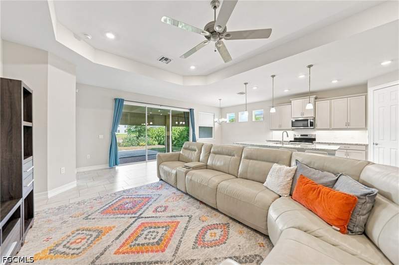 3 bedroom SingleFamilyResidence at 719 Heather Lake Ave, Stonewater, Cape Coral — photo 3