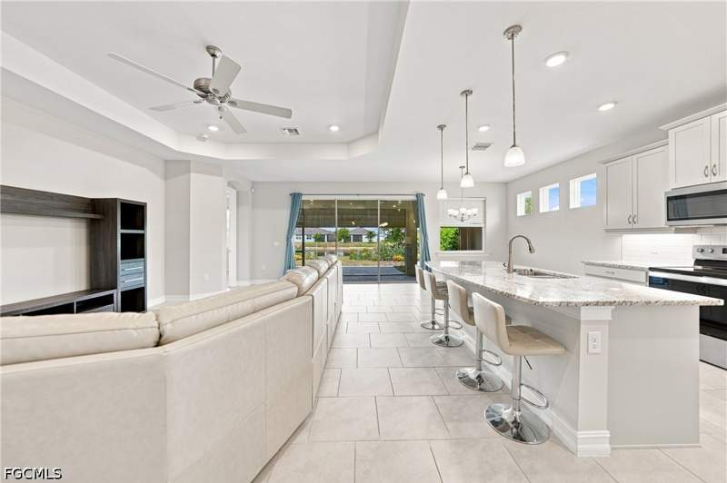 3 bedroom SingleFamilyResidence at 719 Heather Lake Ave, Stonewater, Cape Coral — photo 4