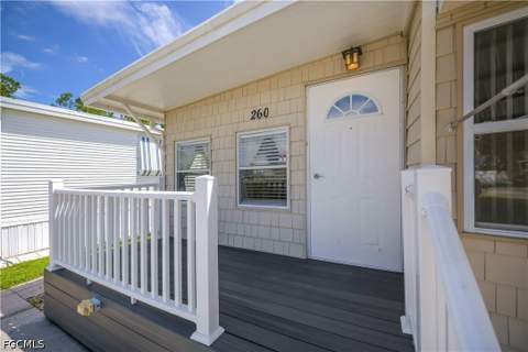 260 Caravan Cir, North Fort Myers FL - photo 6 of 39